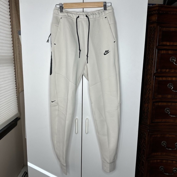 Nike Tech Fleece Sportswear Joggers Light Orewood Sweatpants HV0959-104 Sz S NEW - Picture 1 of 4